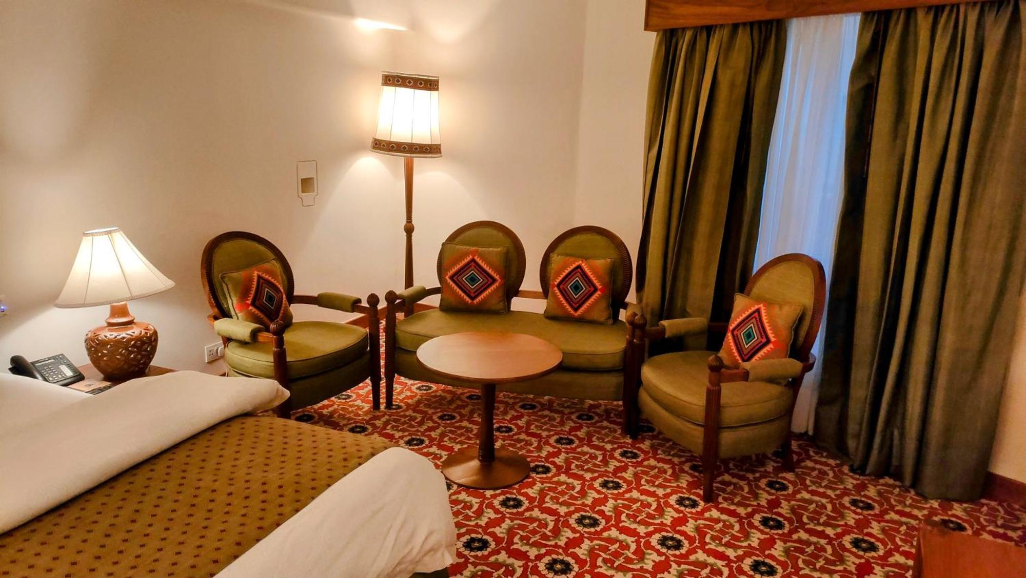 Quetta Serena Hotel Екстер'єр фото