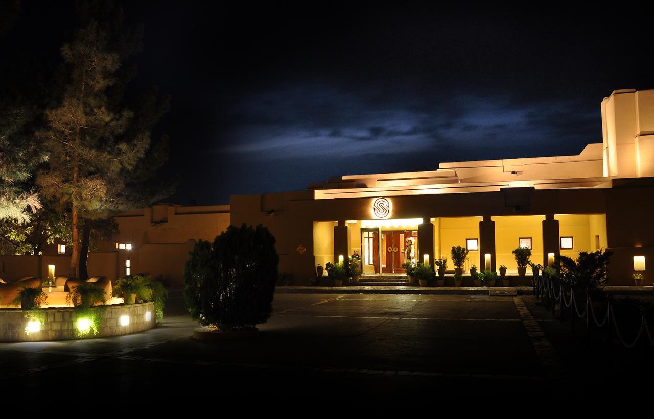Quetta Serena Hotel Екстер'єр фото