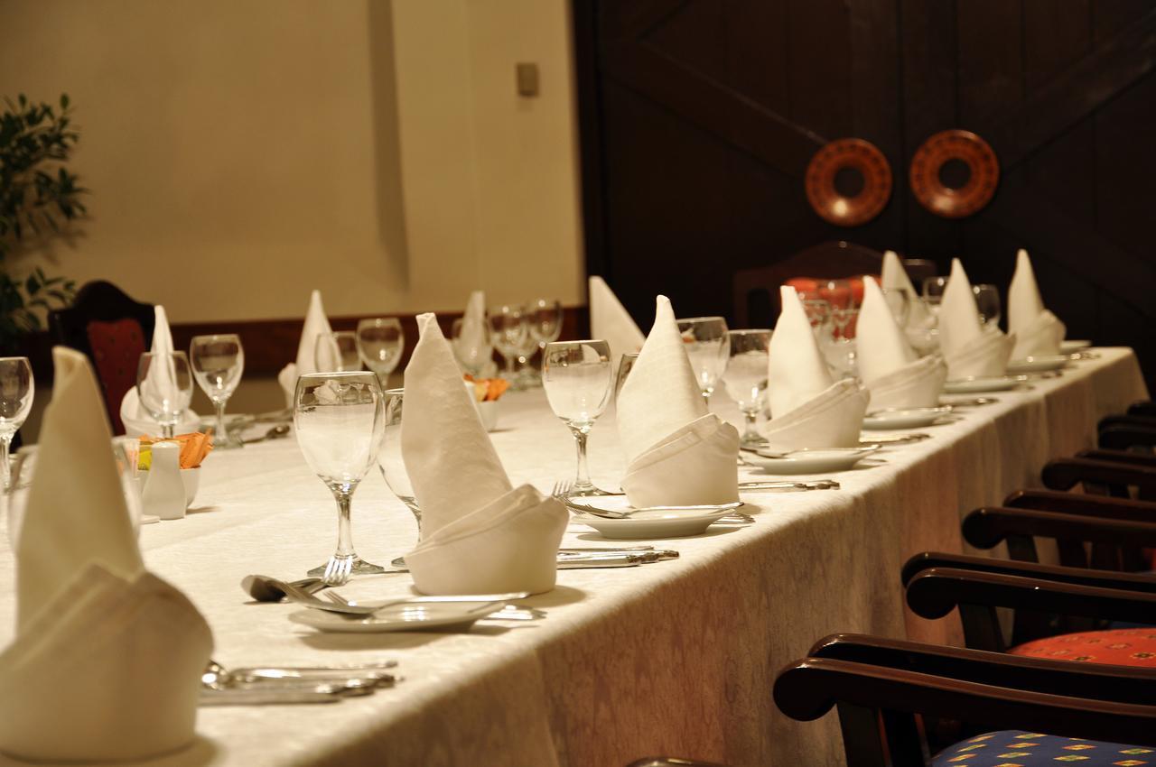 Quetta Serena Hotel Екстер'єр фото