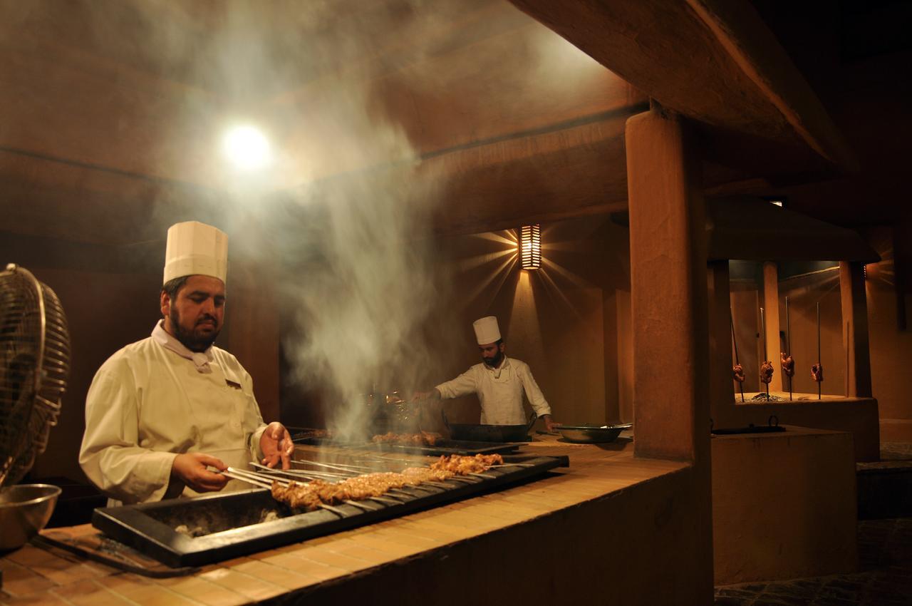 Quetta Serena Hotel Екстер'єр фото
